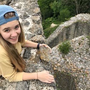 Meet your Posher, Mia